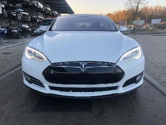 Tesla Model S 85 picture 10